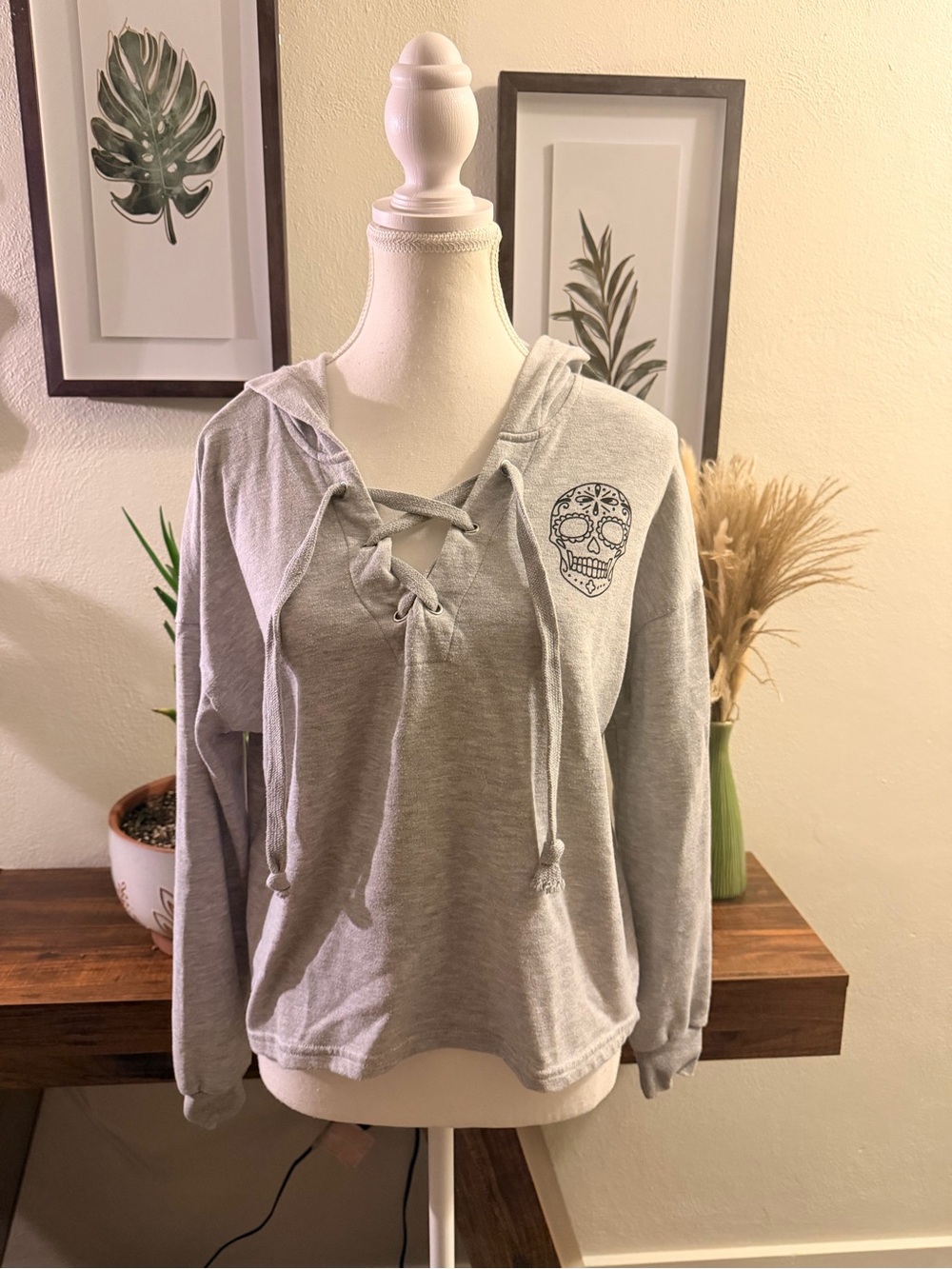 Gray Sugar Skull Lace Up Hoodie Y2K Grunge Size M